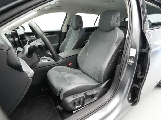 Volkswagen Passat Variant 1.5 eTSI 150pk Business Trekhaak Navigatie Camera Acc 112 ActivLease financial lease