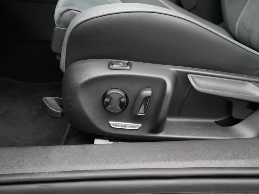 Volkswagen Passat Variant 1.5 eTSI 150pk Business Trekhaak Navigatie Camera Acc 112 ActivLease financial lease