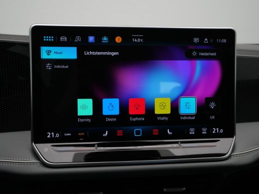 Volkswagen Passat Variant 1.5 eTSI 150pk Business Trekhaak Navigatie Camera Acc 112 ActivLease financial lease