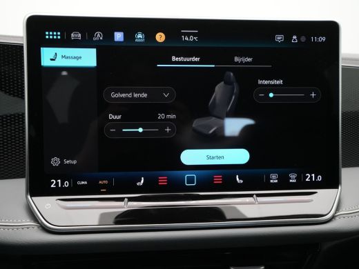 Volkswagen Passat Variant 1.5 eTSI 150pk Business Trekhaak Navigatie Camera Acc 112 ActivLease financial lease