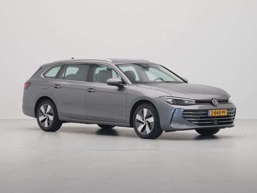 Volkswagen Passat Variant 1.5 eTSI 150pk Business Trekhaak Navigatie Camera Acc 112 ActivLease financial lease