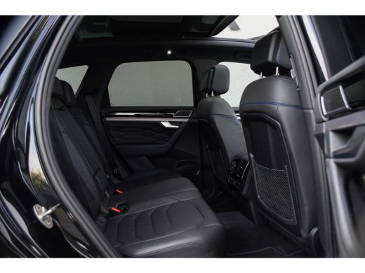 Volkswagen Touareg 3.0 TSi eHybrid 4MOTION / Puglia/ Adaptive Cruise Control/ Trekhaak/ Panoramadak/ ActivLease financial lease