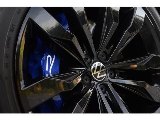 Volkswagen Touareg 3.0 TSi eHybrid 4MOTION / Puglia/ Adaptive Cruise Control/ Trekhaak/ Panoramadak/ ActivLease financial lease