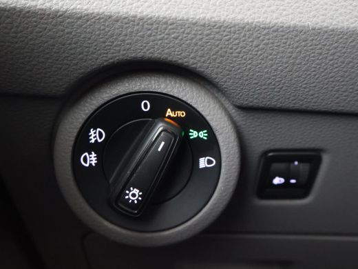 Volkswagen Transporter T6.1 2.0 TDI 150 PK L2H1 DUBBEL CABINE + CARPLAY | TREKHAAK 2500 KG | MOJAVE BEIGE ActivLease financial lease