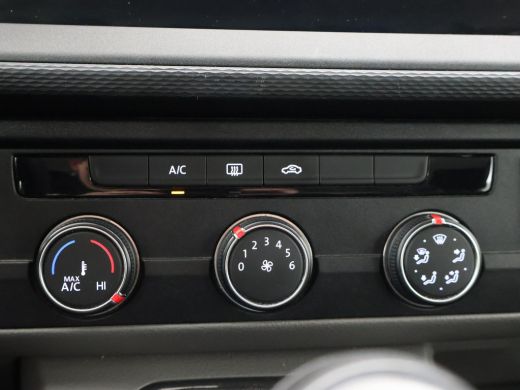 Volkswagen Transporter T6.1 2.0 TDI 150 PK L2H1 DUBBEL CABINE + CARPLAY | TREKHAAK 2500 KG | MOJAVE BEIGE ActivLease financial lease