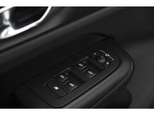 Volvo  V60 2.0 B3 Momentum *1ste Eigenaar*Panoramadak*Stoelverwarming* ActivLease financial lease