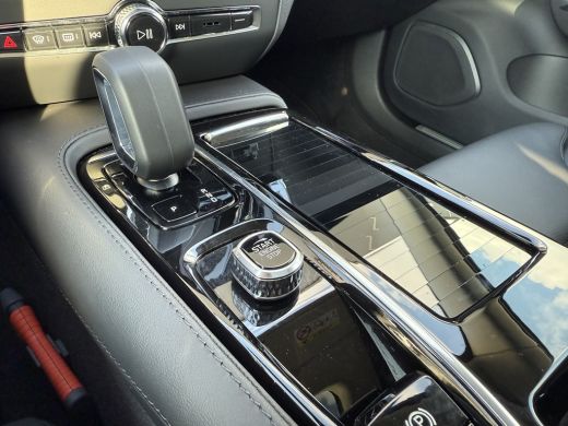 Volvo  V60 T6 Plug-in hybrid AWD Ultra Dark | Panoramadak | Head-up Display | Harman Kardon | Leder | Adapti... ActivLease financial lease