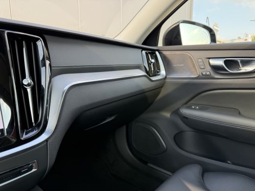 Volvo  V60 T6 Plug-in hybrid AWD Ultra Dark | Panoramadak | Head-up Display | Harman Kardon | Leder | Adapti... ActivLease financial lease