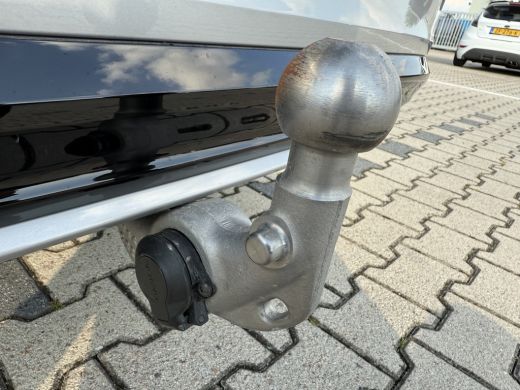 Volvo  V60 T6 Plug-in hybrid AWD Ultra Dark | Panoramadak | Head-up Display | Harman Kardon | Leder | Adapti... ActivLease financial lease