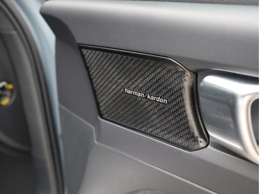 Volvo  XC40 1.5 T4 Recharge R-Design / NL Auto / Panodak ActivLease financial lease