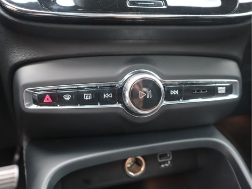 Volvo  XC40 1.5 T4 Recharge R-Design / NL Auto / Panodak ActivLease financial lease