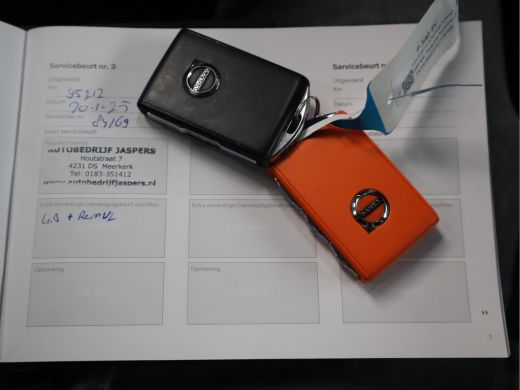 Volvo  XC40 1.5 T4 Recharge R-Design / NL Auto / Panodak ActivLease financial lease