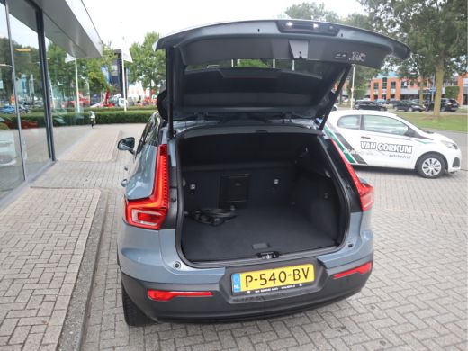 Volvo  XC40 1.5 T4 Recharge R-Design / NL Auto / Panodak ActivLease financial lease