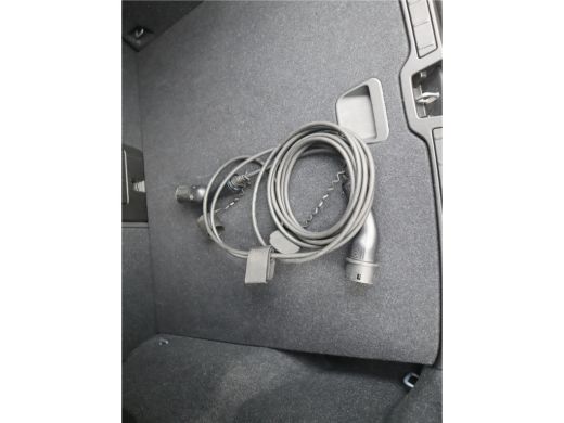 Volvo  XC40 1.5 T4 Recharge R-Design / NL Auto / Panodak ActivLease financial lease