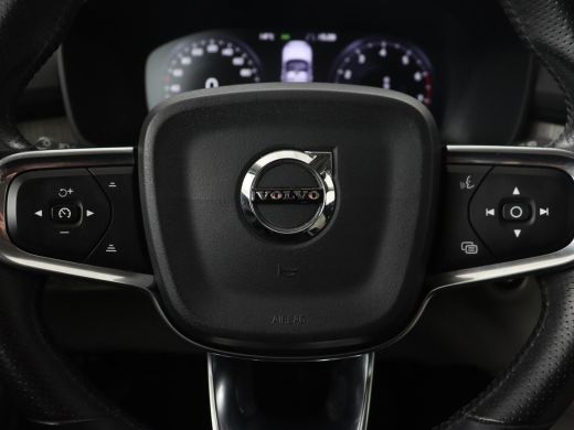 Volvo  XC40 2.0 T4 Inscription | Panoramadak | Leder | Adaptive cruise | Trekhaak | Stoelverwarming | 360 Cam... ActivLease financial lease