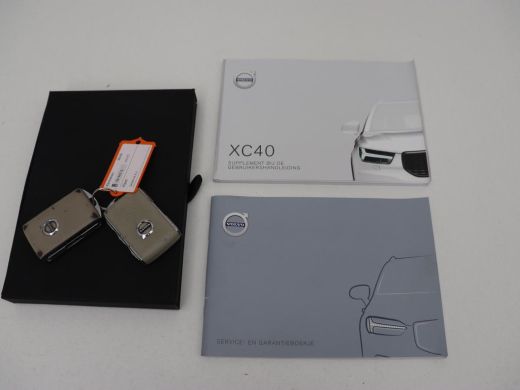 Volvo  XC40 2.0 T4 Inscription | Panoramadak | Leder | Adaptive cruise | Trekhaak | Stoelverwarming | 360 Cam... ActivLease financial lease