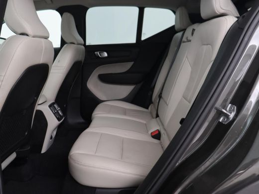 Volvo  XC40 2.0 T4 Inscription | Panoramadak | Leder | Adaptive cruise | Trekhaak | Stoelverwarming | 360 Cam... ActivLease financial lease