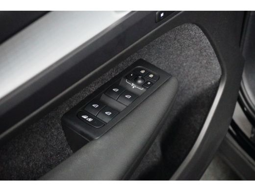 Volvo  XC40 Plus Dark Recharge Plug-In Hybrid | Harman Kardon | Cruise Control | Elek. Stoel | ActivLease financial lease