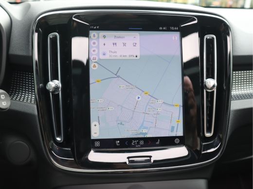 Volvo  XC40 Recharge P8 AWD R-Design / SOH 92% ActivLease financial lease