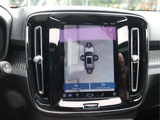 Volvo  XC40 Recharge P8 AWD R-Design / SOH 92% ActivLease financial lease