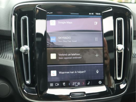 Volvo  XC40 Recharge P8 AWD R-Design / SOH 92% ActivLease financial lease