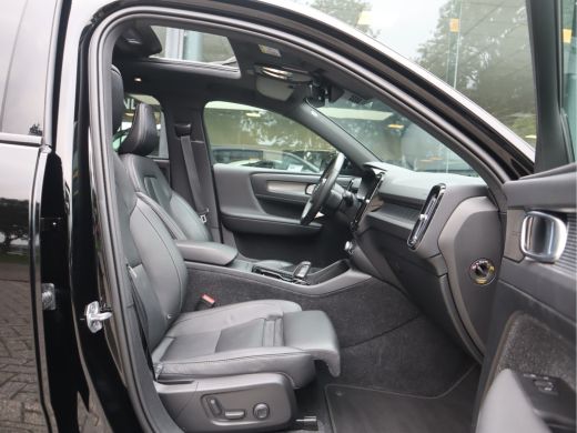 Volvo  XC40 Recharge P8 AWD R-Design / SOH 92% ActivLease financial lease