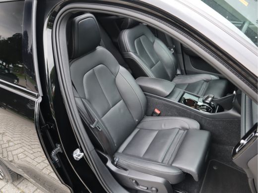 Volvo  XC40 Recharge P8 AWD R-Design / SOH 92% ActivLease financial lease