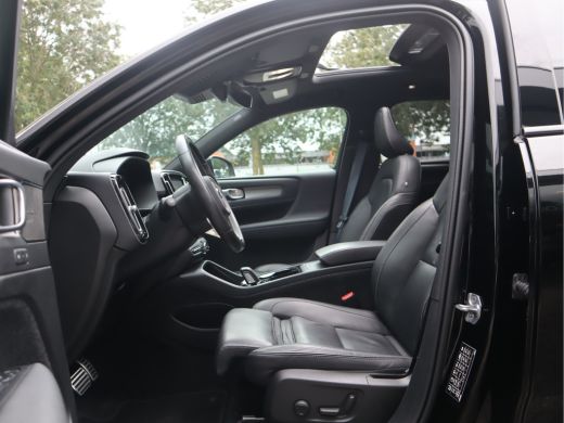 Volvo  XC40 Recharge P8 AWD R-Design / SOH 92% ActivLease financial lease