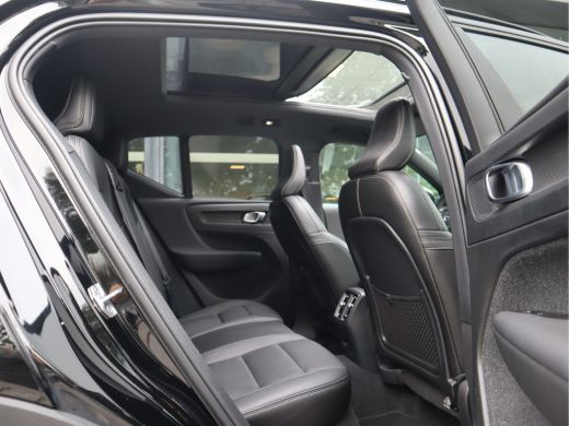 Volvo  XC40 Recharge P8 AWD R-Design / SOH 92% ActivLease financial lease