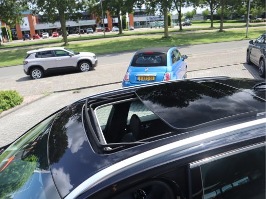 Volvo  XC60 2.0 B5 250 PK Momentum Exclusive / Panoramadak ActivLease financial lease