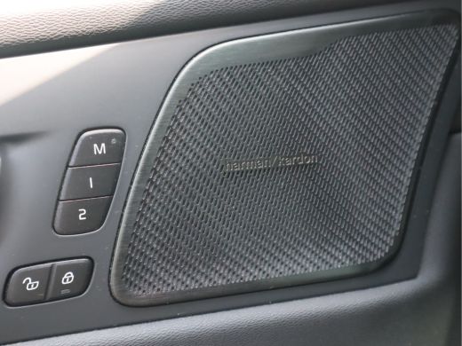 Volvo  XC60 2.0 B5 250 PK Momentum Exclusive / Panoramadak ActivLease financial lease