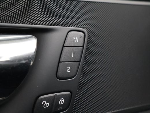 Volvo  XC60 2.0 T8 TWIN ENGINE 390 PK INSCRIPTION + TREKHAAK | PANORAMA | LEDER | CARPLAY | 19 INCH | CAMERA ActivLease financial lease