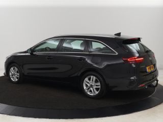 Kia Ceed 1.4 T-GDi DynamicLine | Automaat | Camera | Trekhaak | Carplay | Navigatie | Climate control | DA...