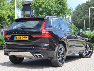 Volvo  XC60 2.0 B5 250 PK Momentum Exclusive / Panoramadak