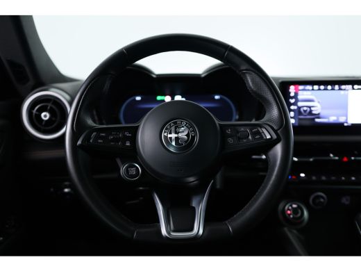 Alfa Romeo Tonale 1.3T PHEV Edizione Speciale | Navi | Clima | Cruise Adaptive | Camera | 20 Inch Lichtmetalen Velg... ActivLease financial lease