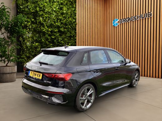 Audi A3 Sportback 30 TFSI S edition | Black optiek | Adaptive Cruise | LED | Sportstoelen | 18" Velgen ActivLease financial lease