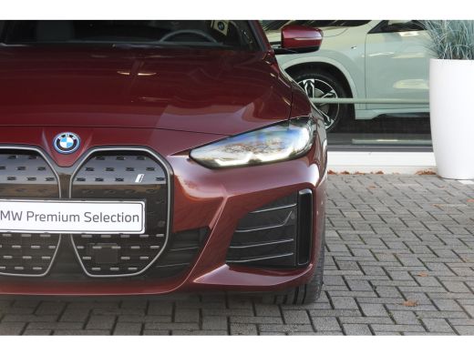 BMW i4 eDrive35 M Sport / Schuif-kanteldak / Achteruitrijcamera / M Adaptief onderstel / Stoelverwarming... ActivLease financial lease