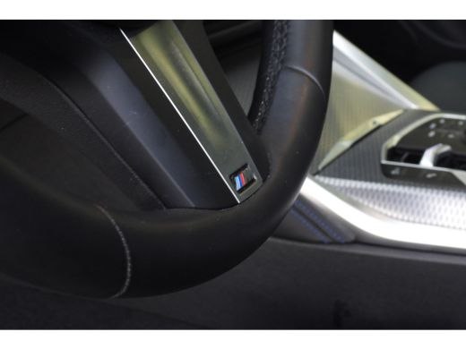 BMW i4 eDrive35 M Sport / Schuif-kanteldak / Achteruitrijcamera / M Adaptief onderstel / Stoelverwarming... ActivLease financial lease