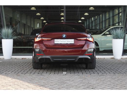 BMW i4 eDrive35 M Sport / Schuif-kanteldak / Achteruitrijcamera / M Adaptief onderstel / Stoelverwarming... ActivLease financial lease