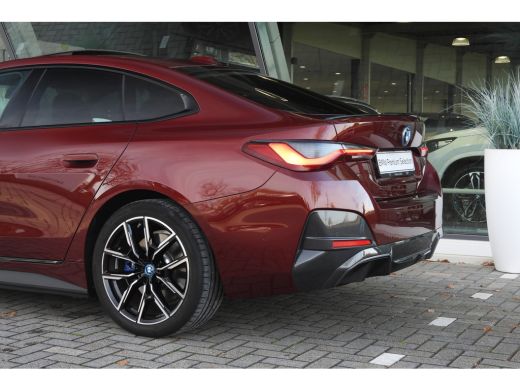 BMW i4 eDrive35 M Sport / Schuif-kanteldak / Achteruitrijcamera / M Adaptief onderstel / Stoelverwarming... ActivLease financial lease