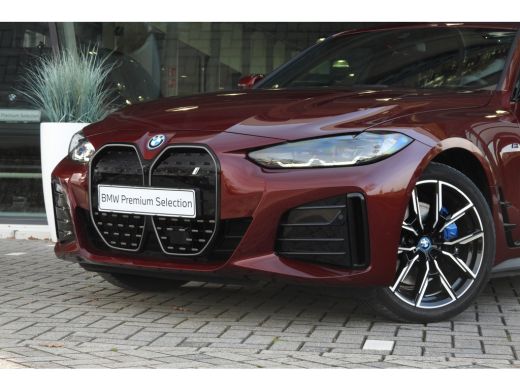 BMW i4 eDrive35 M Sport / Schuif-kanteldak / Achteruitrijcamera / M Adaptief onderstel / Stoelverwarming... ActivLease financial lease