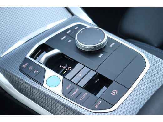 BMW i4 M50 / Schuif-kanteldak / M Adaptief onderstel / Comfort Access / Stuurverwarming / Adaptieve LED ... ActivLease financial lease