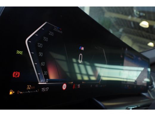 BMW X1 sDrive18i M Sport Automaat / Sportstoelen / M Adaptief onderstel / Achteruitrijcamera / Comfort A... ActivLease financial lease