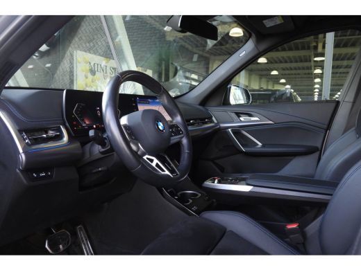 BMW X1 sDrive18i M Sport Automaat / Sportstoelen / M Adaptief onderstel / Achteruitrijcamera / Comfort A... ActivLease financial lease