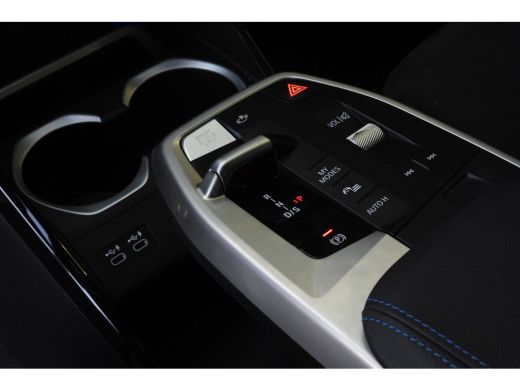 BMW X1 sDrive18i M Sport Automaat / Sportstoelen / M Adaptief onderstel / Achteruitrijcamera / Comfort A... ActivLease financial lease