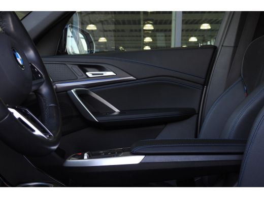 BMW X1 sDrive18i M Sport Automaat / Sportstoelen / M Adaptief onderstel / Achteruitrijcamera / Comfort A... ActivLease financial lease