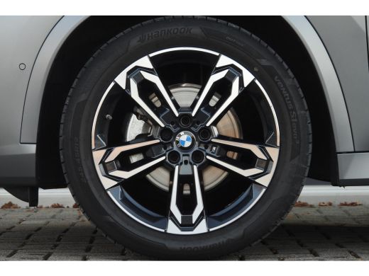 BMW X1 sDrive18i M Sport Automaat / Sportstoelen / M Adaptief onderstel / Achteruitrijcamera / Comfort A... ActivLease financial lease