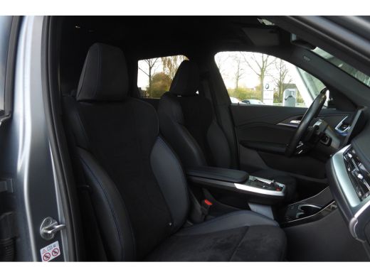 BMW X1 sDrive18i M Sport Automaat / Sportstoelen / M Adaptief onderstel / Achteruitrijcamera / Comfort A... ActivLease financial lease