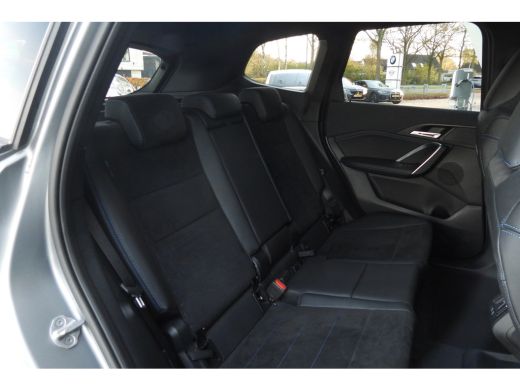 BMW X1 sDrive18i M Sport Automaat / Sportstoelen / M Adaptief onderstel / Achteruitrijcamera / Comfort A... ActivLease financial lease