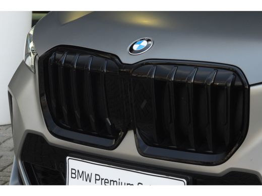 BMW X1 sDrive18i M Sport Automaat / Sportstoelen / M Adaptief onderstel / Achteruitrijcamera / Comfort A... ActivLease financial lease